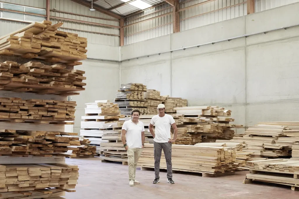 guillermo und paco iPaulownia-Holz